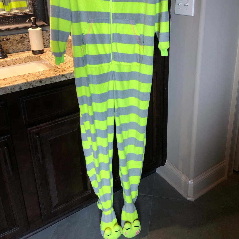 Adult Frog onesie! 🐸